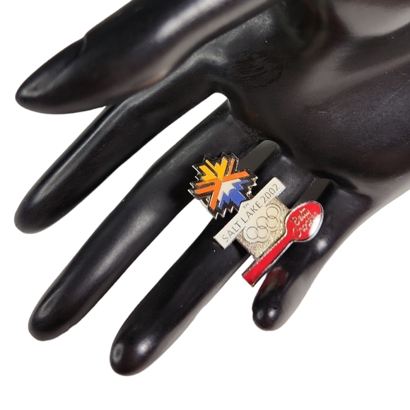 Betty Crocker Jewelry - 2002 SLC Olympics Betty Crocker Torch Pin
